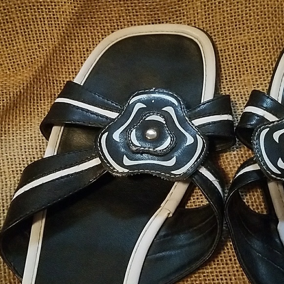 Rasolli Sandals - Picture 2 of 5